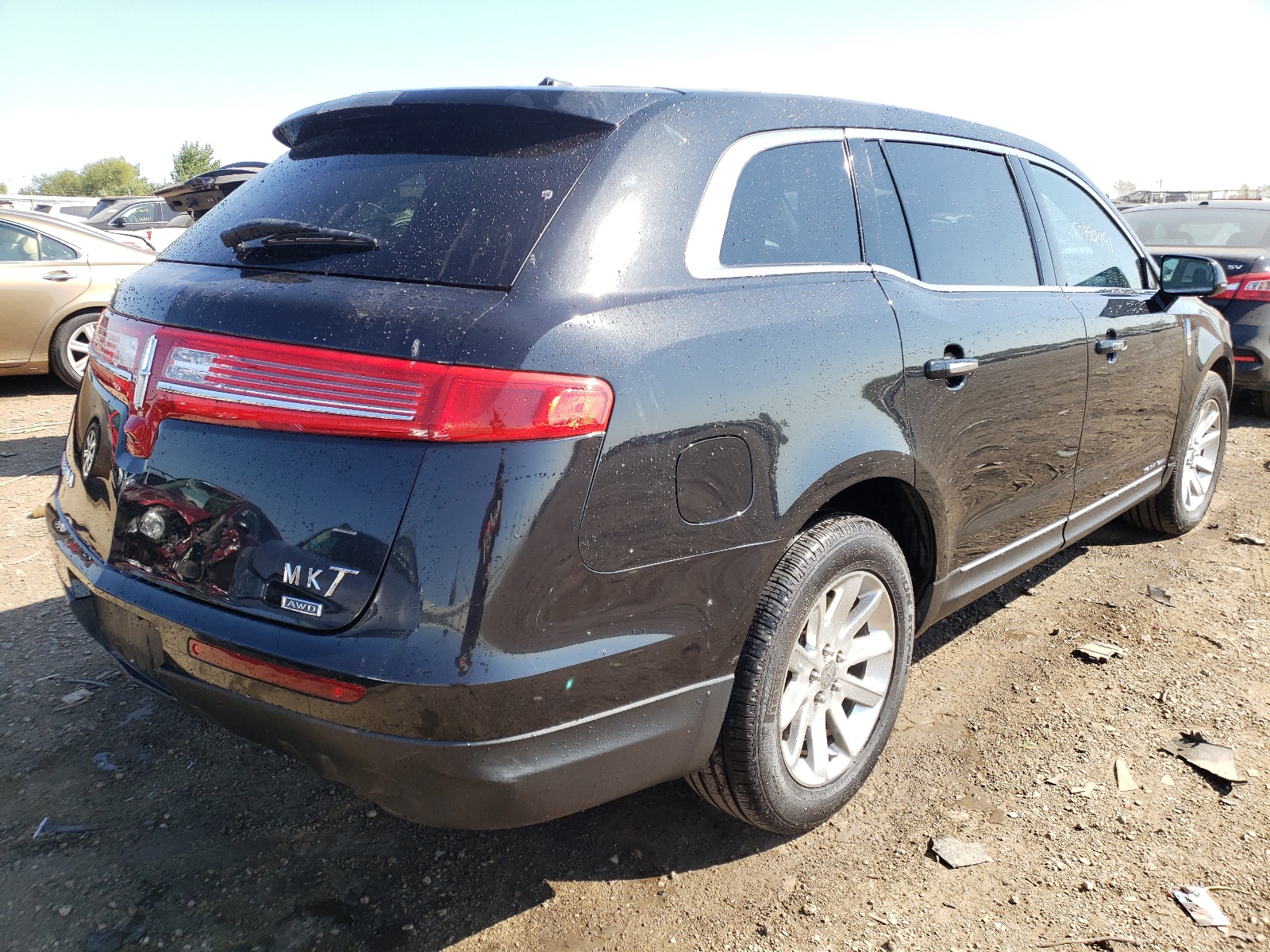 Photo 4 from auction – 2015 LINCOLN MKT with VIN 2LMHJ5NK8FBL04160