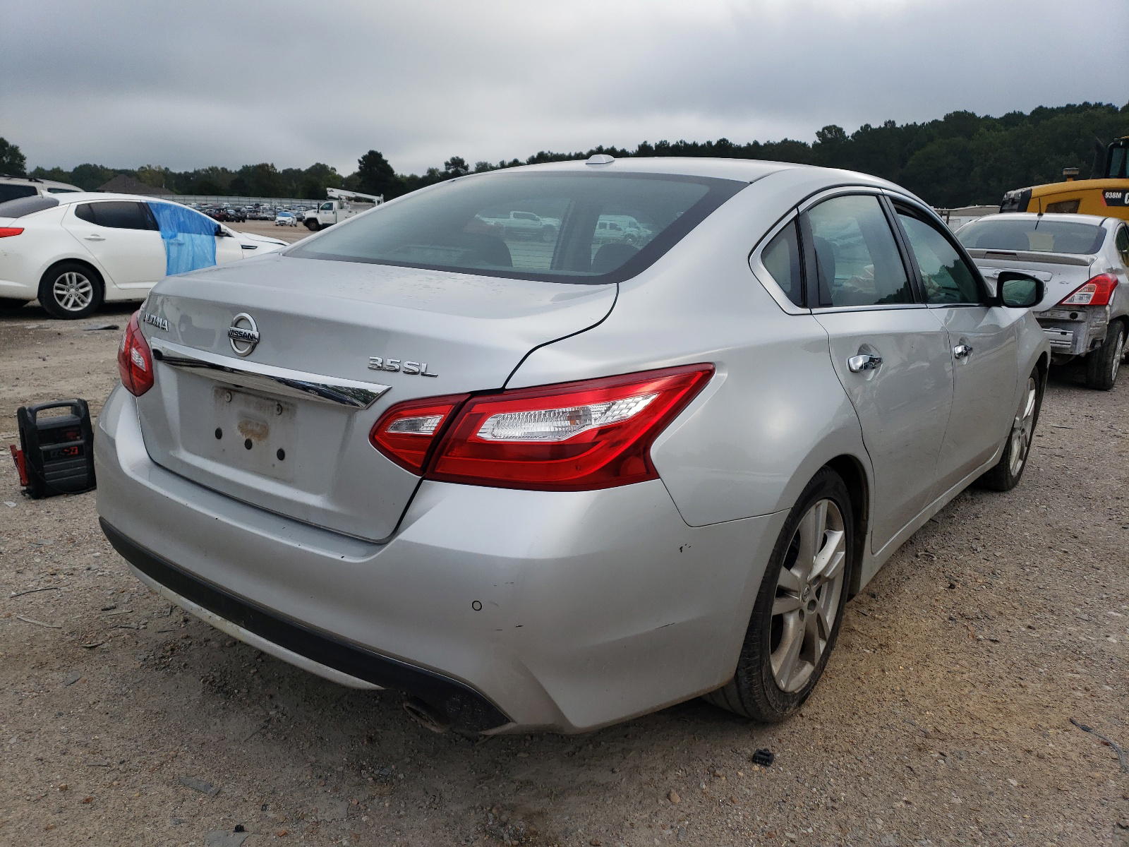 Photo 4 from auction – 2017 NISSAN ALTIMA 3.5 with VIN 1N4BL3AP9HC192726