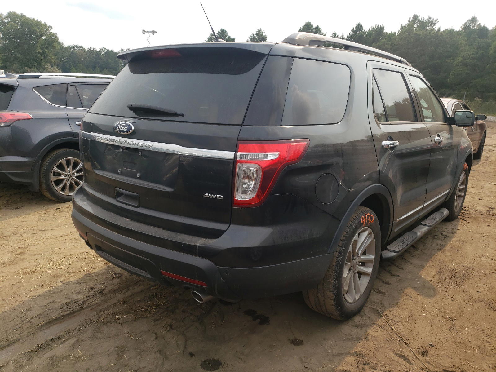 Photo 4 from auction – 2014 FORD EXPLORER X with VIN 1FM5K8D83EGB14339