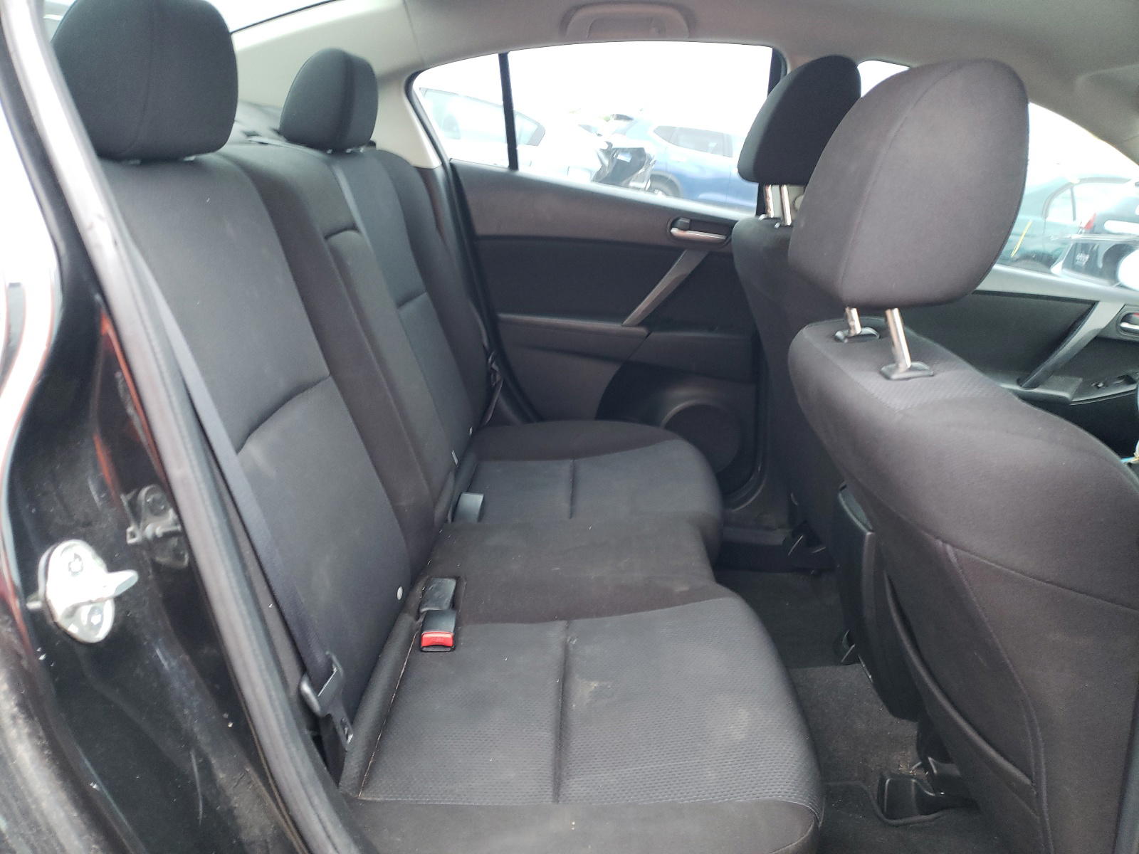 Photo 6 from auction – 2011 MAZDA 3 I with VIN JM1BL1VG8B1358617