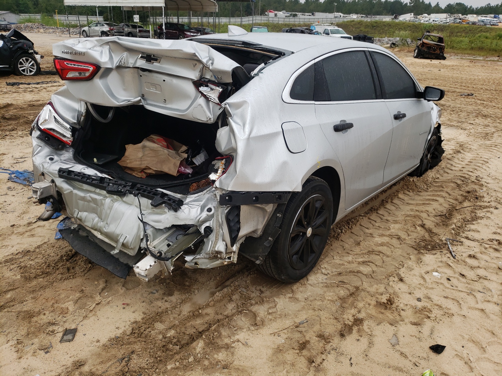 Photo 4 from auction – 2019 CHEVROLET MALIBU LT with VIN 1G1ZD5ST2KF164200
