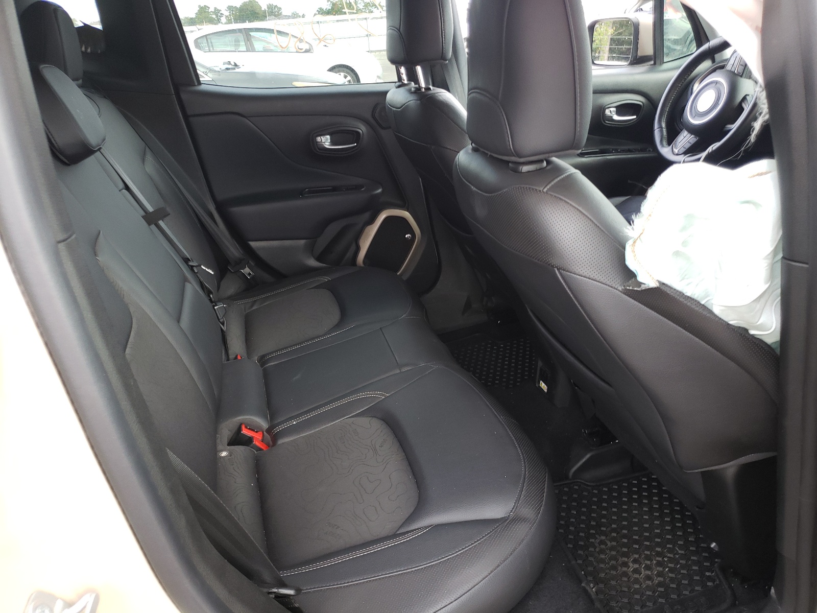 Photo 6 from auction – 2017 JEEP RENEGADE T with VIN ZACCJBCB2HPE89171