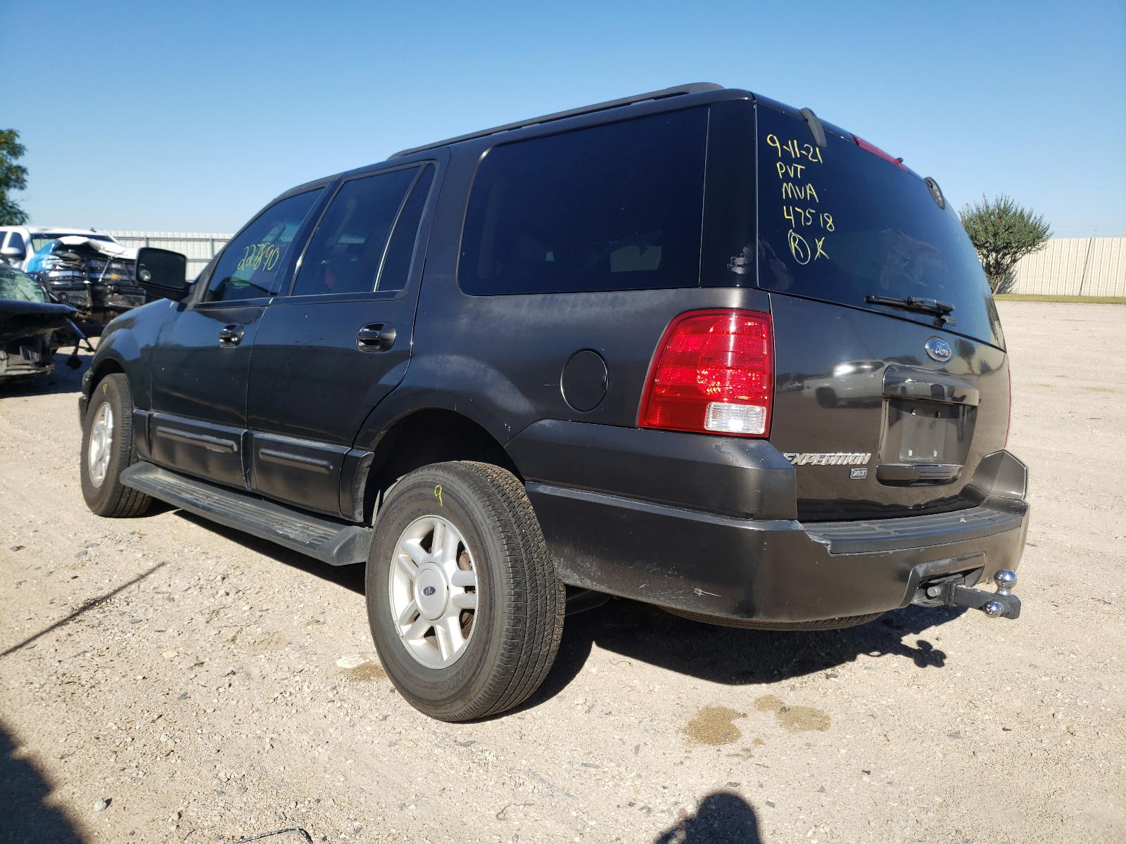 Photo 3 from auction – 2005 FORD EXPEDITION with VIN 1FMPU15585LA53673