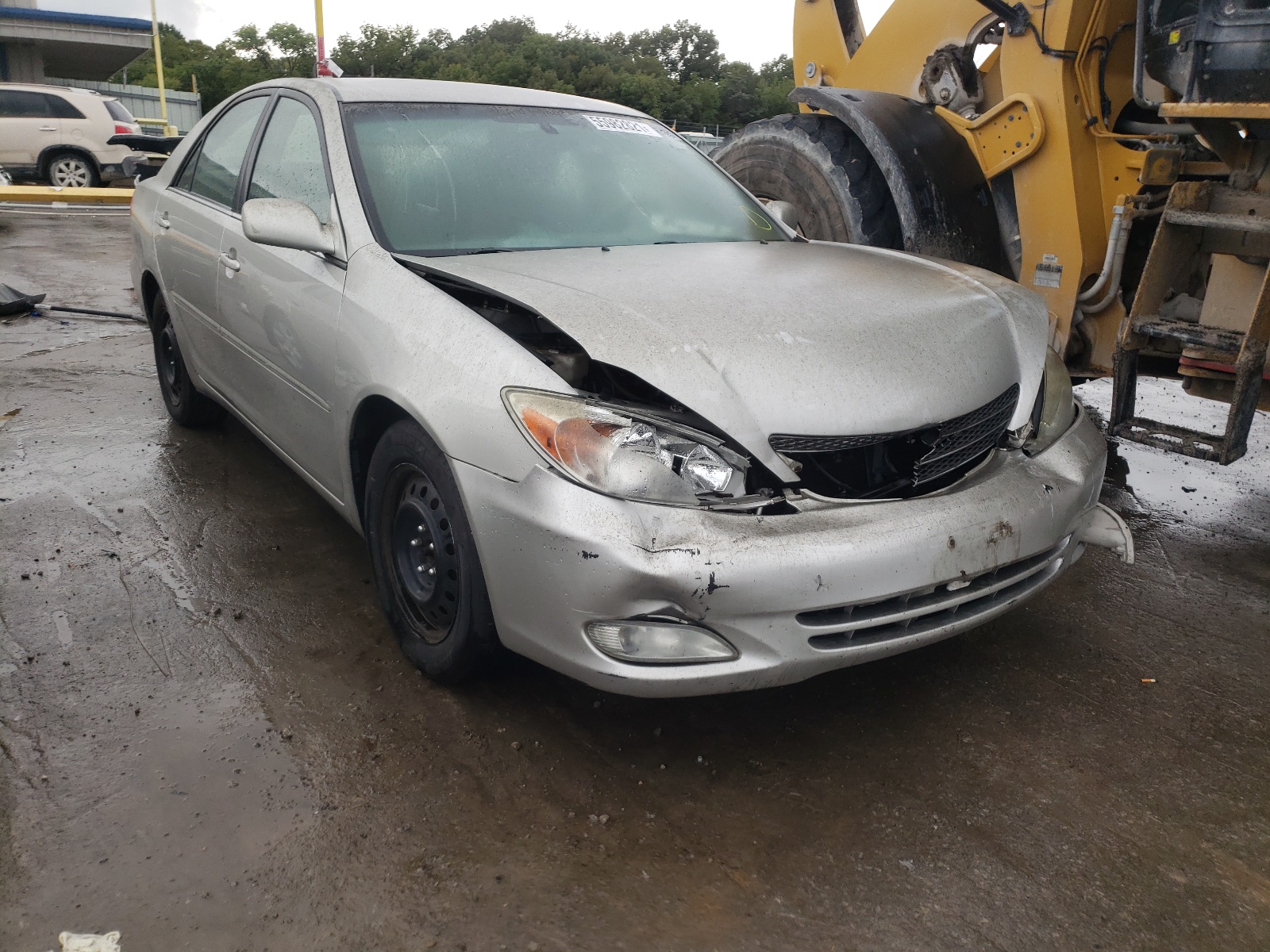 TOYOTA CAMRY LE 2004 with VIN 4T1BE32K64U845181 - Photo from auction