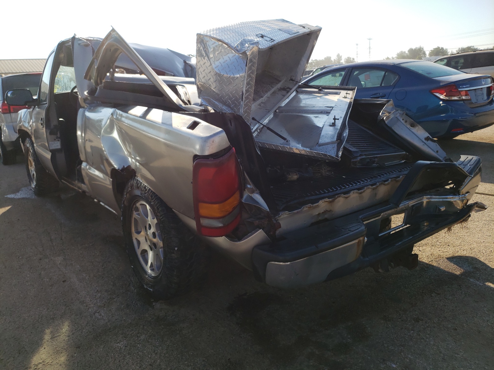 صورة رقم 3 من المزاد - 2001 CHEVROLET SILVERADO مع VIN 1GCEK19T41E140401