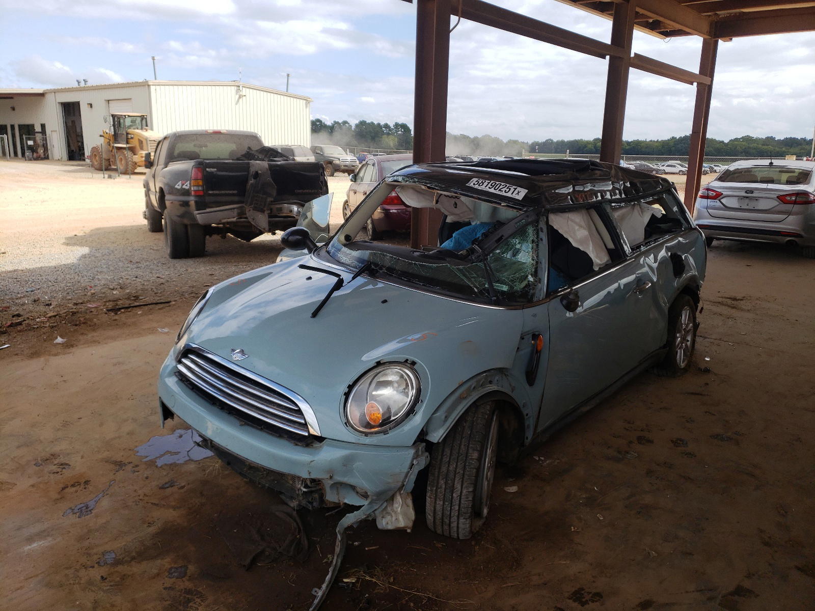 Photo 2 from auction – 2011 MINI COOPER CLU with VIN WMWZF3C57BT187847