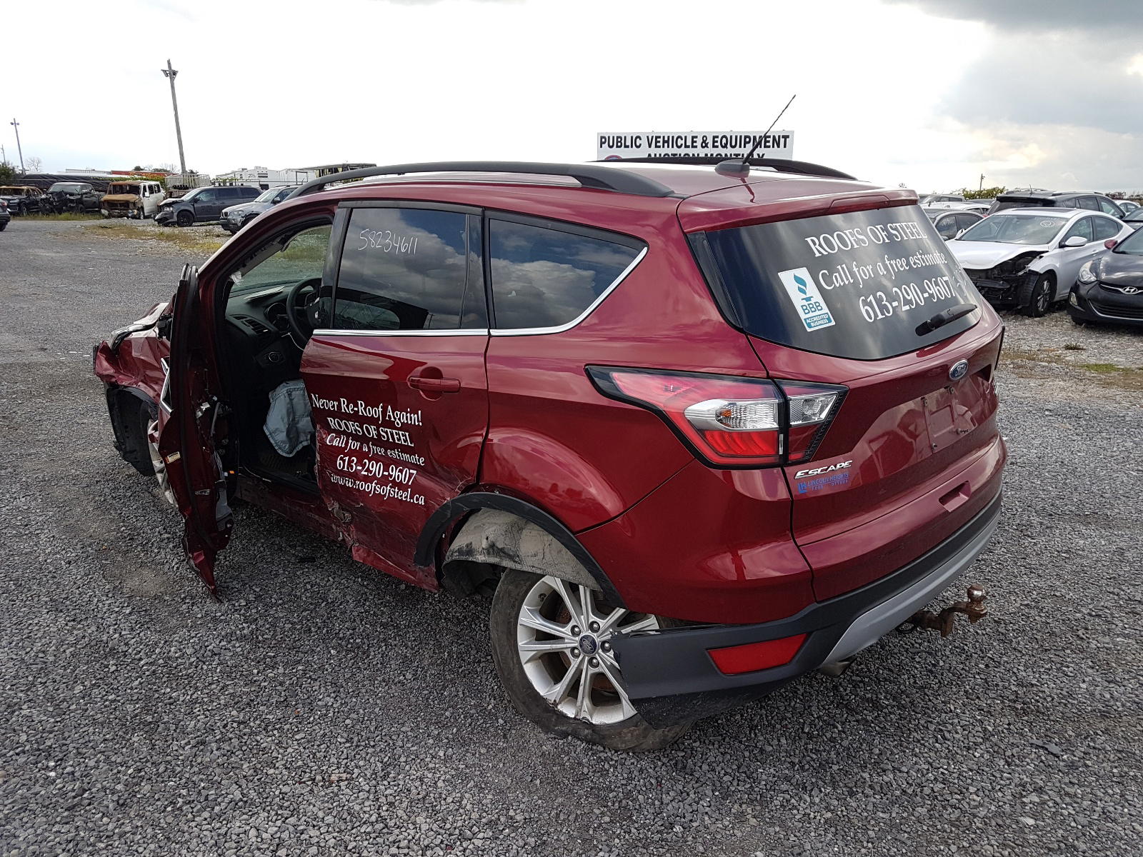 Photo 3 from auction – 2017 FORD ESCAPE SE with VIN 1FMCU0GD5HUD69172