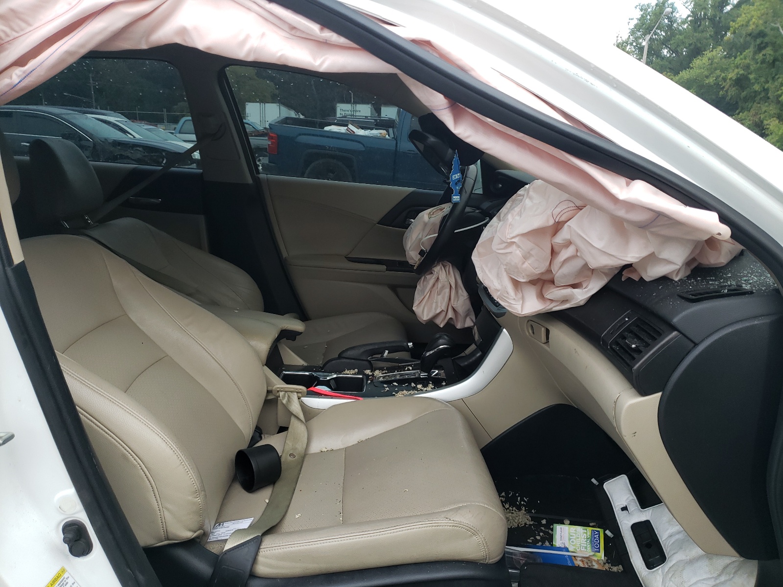 Photo 5 from auction – 2013 HONDA ACCORD EXL with VIN 1HGCR3F83DA005227