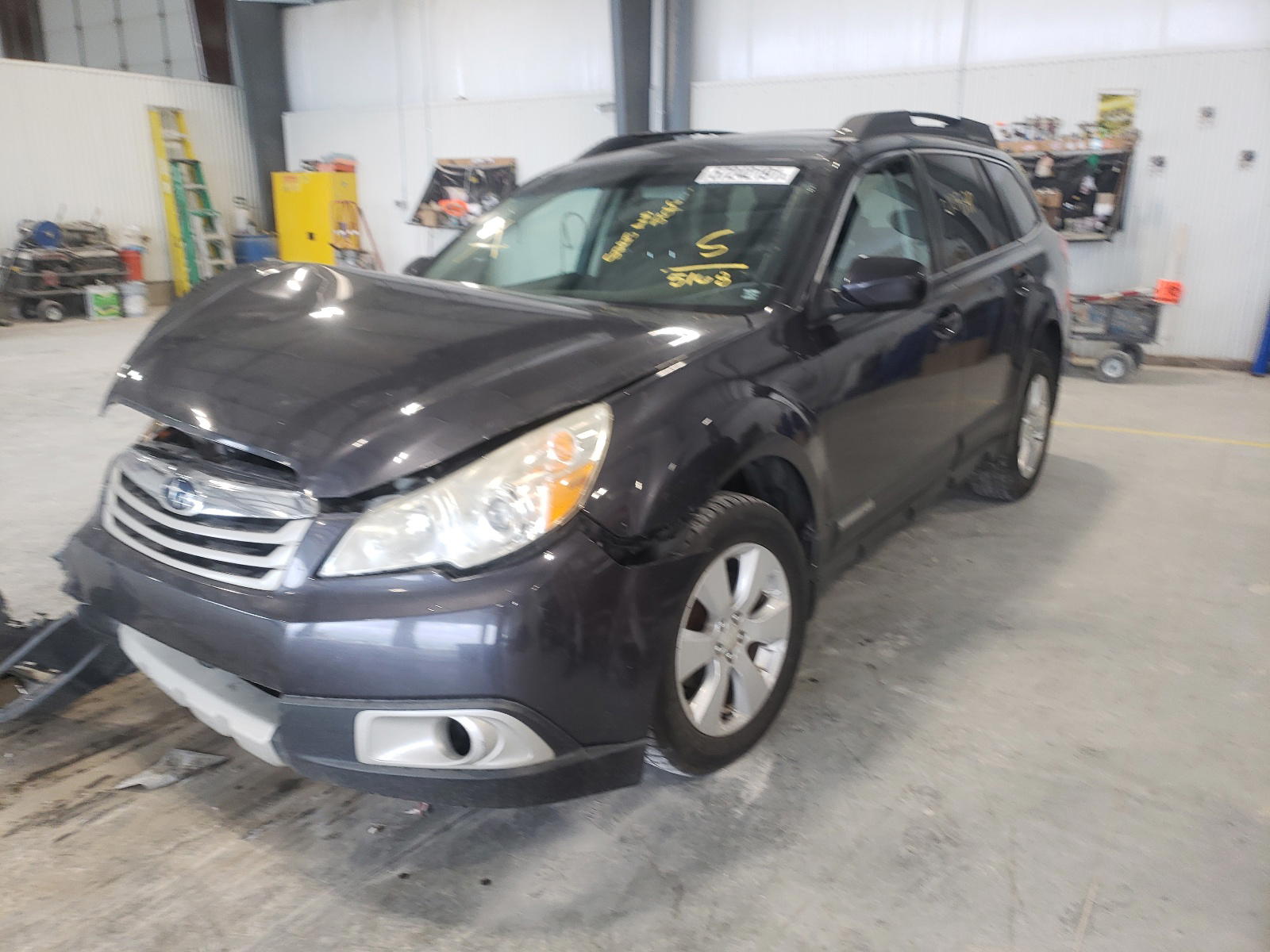 Photo 2 from auction – 2011 SUBARU OUTBACK 2. with VIN 4S4BRBKC9B3415168