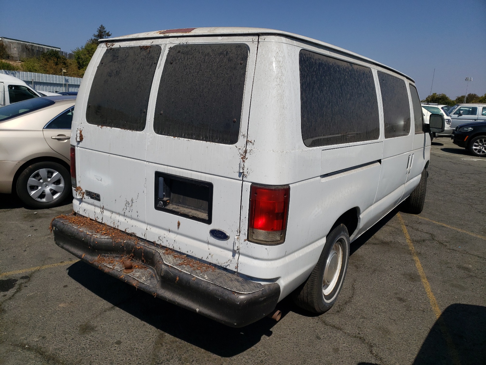 Photo 4 from auction – 2003 FORD ECONOLINE with VIN 1FMRE11W33HA99934