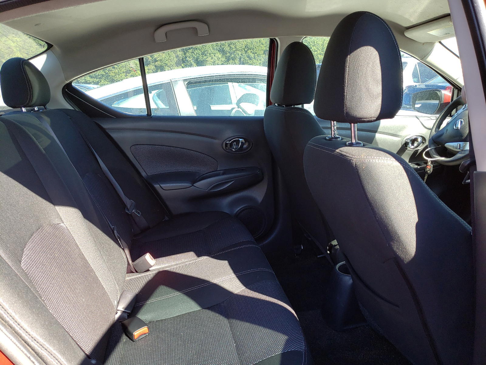 Photo 6 from auction – 2017 NISSAN VERSA S with VIN 3N1CN7AP1HK436138