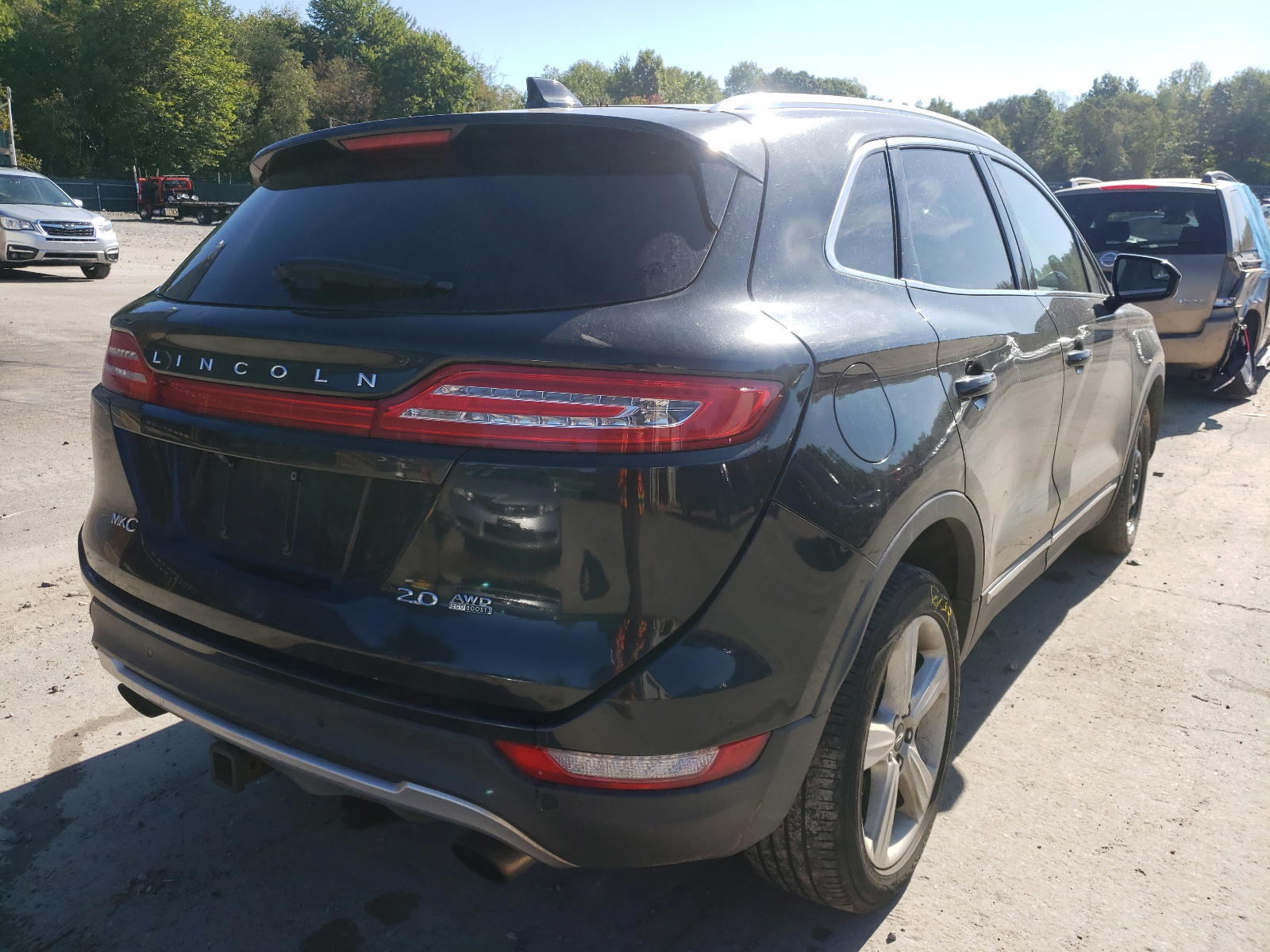 Photo 4 from auction – 2015 LINCOLN MKC with VIN 5LMCJ2A92FUJ44887