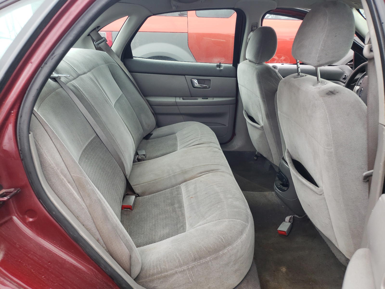 Photo 6 from auction – 2005 FORD TAURUS SE with VIN 1FAFP53UX5A102091