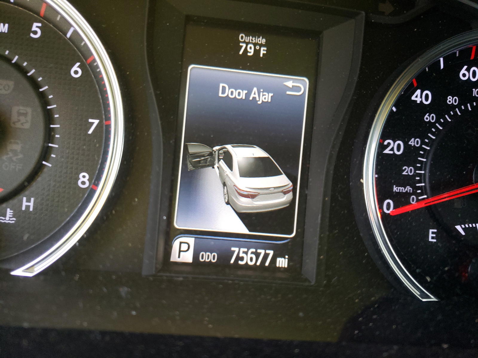 Photo 8 from auction – 2016 TOYOTA CAMRY LE with VIN 4T1BF1FK2GU569680