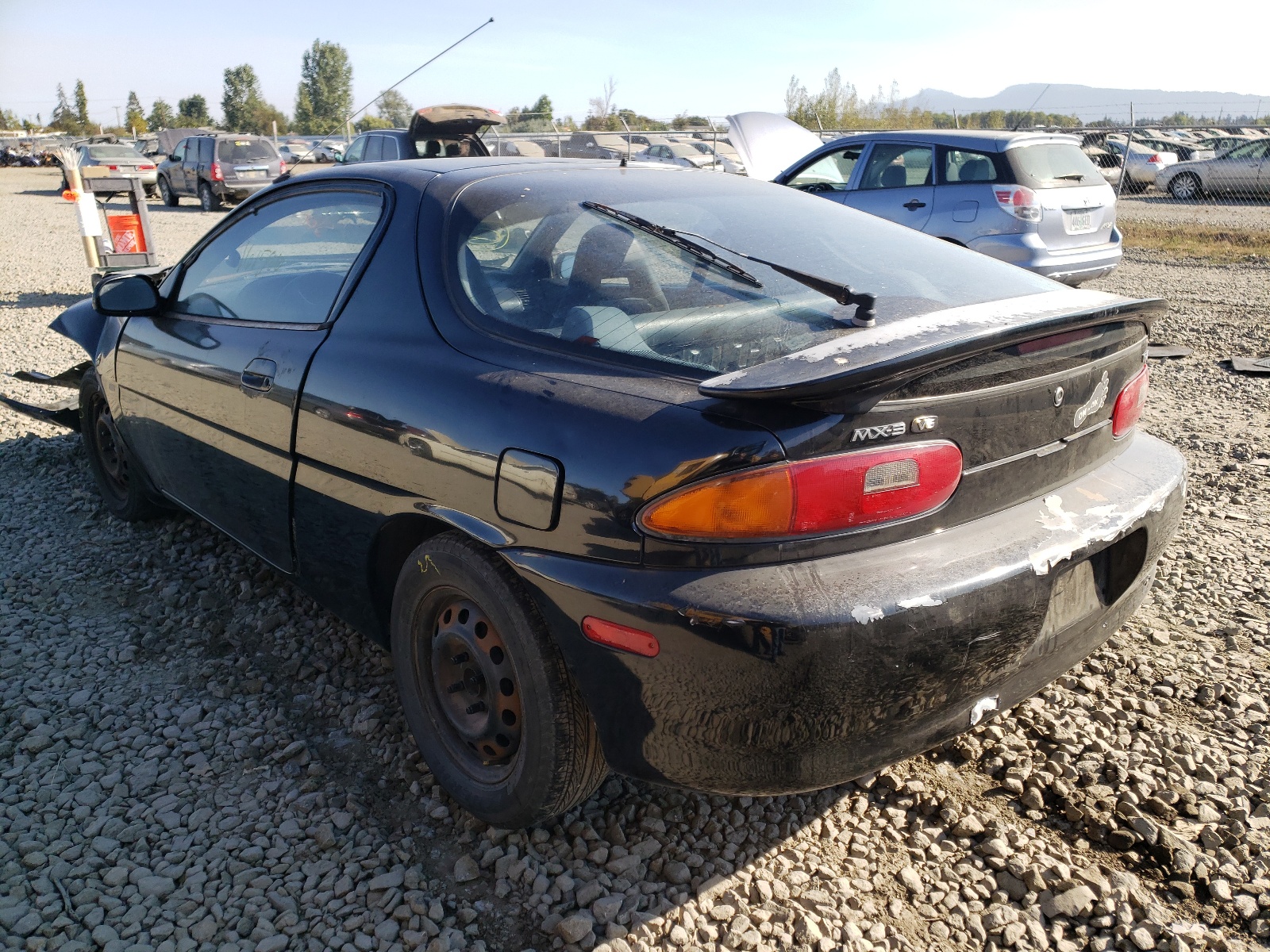 Photo 3 from auction – 1992 MAZDA MX-3 GS with VIN JM1EC4326N0117381
