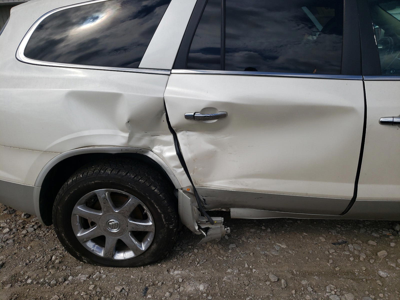 Photo 9 from auction – 2008 BUICK ENCLAVE CX with VIN 5GAEV23798J266149