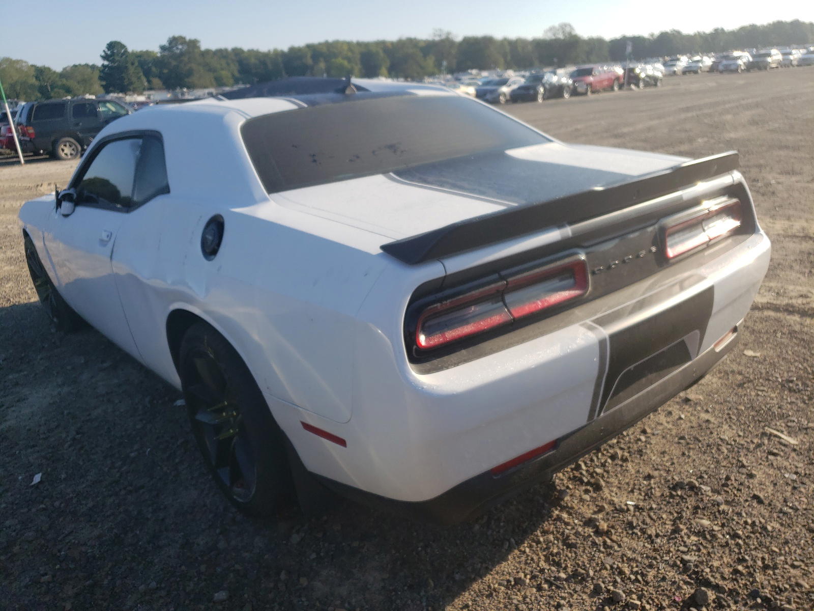 Photo 3 from auction – 2019 DODGE CHALLENGER with VIN 2C3CDZFJ4KH724055