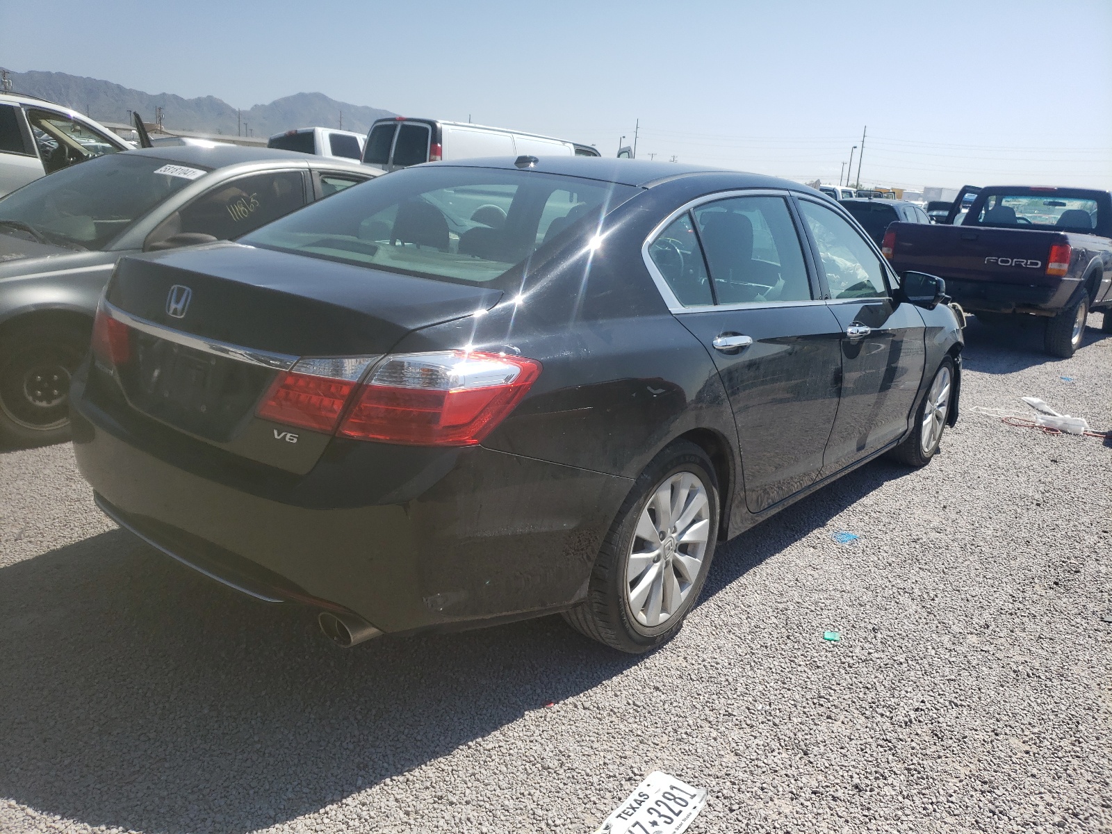 Photo 4 from auction – 2014 HONDA ACCORD EXL with VIN 1HGCR3F8XEA015982
