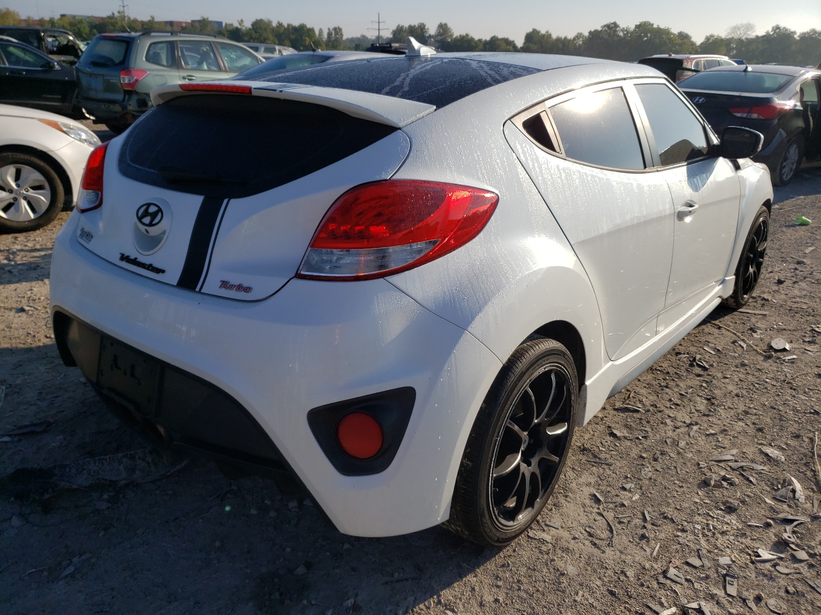 Photo 4 from auction – 2015 HYUNDAI VELOSTER T with VIN KMHTC6AE4FU221552
