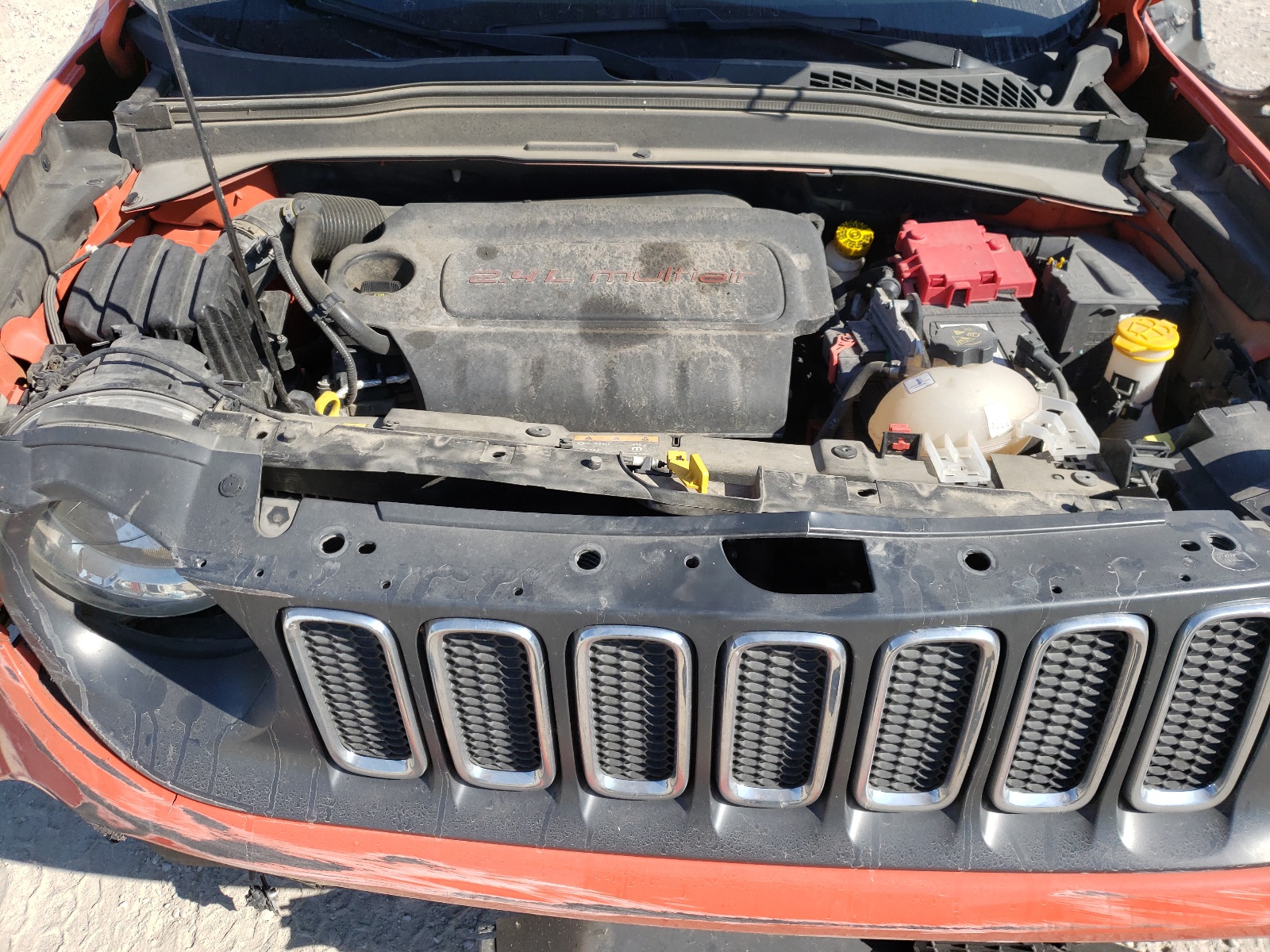 Photo 7 from auction – 2018 JEEP RENEGADE L with VIN ZACCJABB0JPJ53999