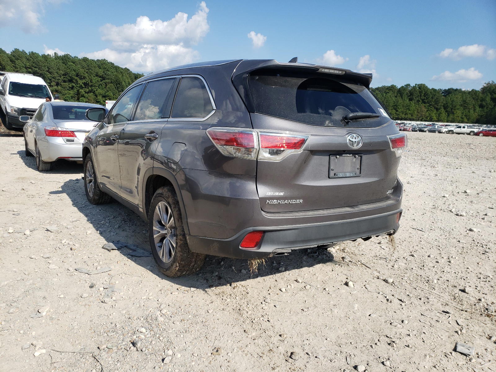 Photo 3 from auction – 2015 TOYOTA HIGHLANDER with VIN 5TDKKRFH0FS091412