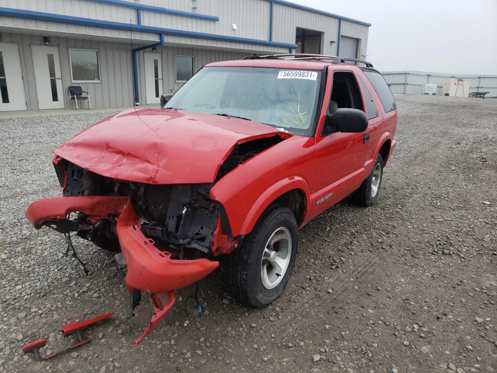 Photo 2 from auction – 2000 CHEVROLET BLAZER with VIN 1GNCS18W4YK300279