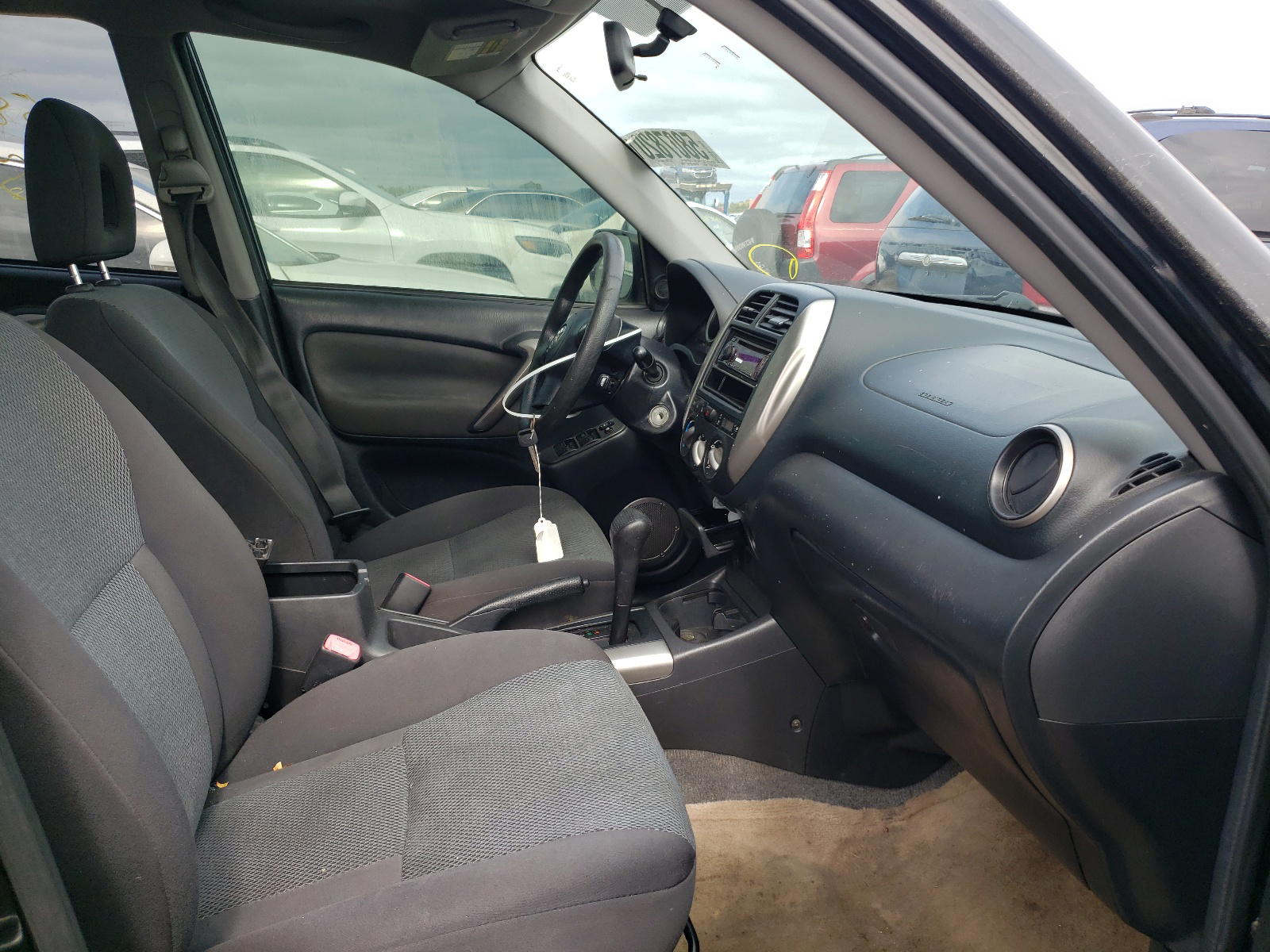 Photo 5 from auction – 2005 TOYOTA RAV4 with VIN JTEHD20VX50040006