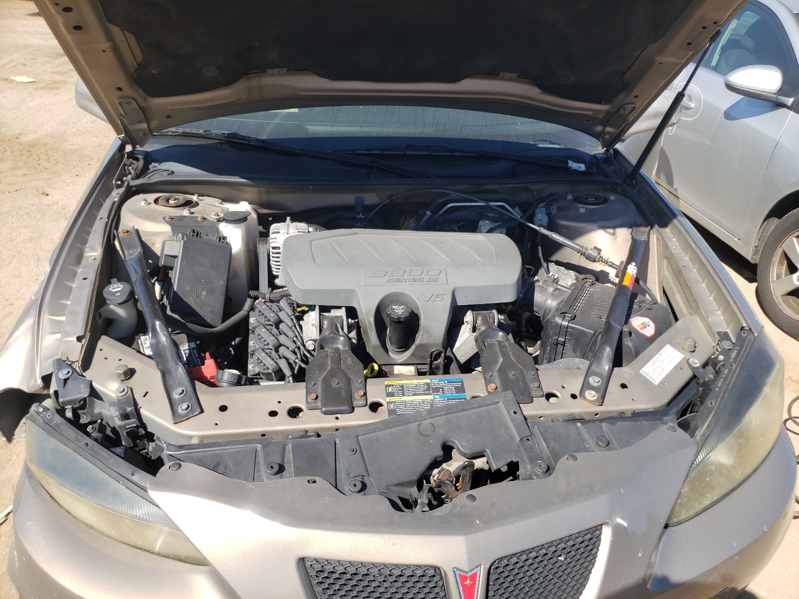 Photo 7 from auction – 2007 PONTIAC GRAND PRIX with VIN 2G2WP552671230688