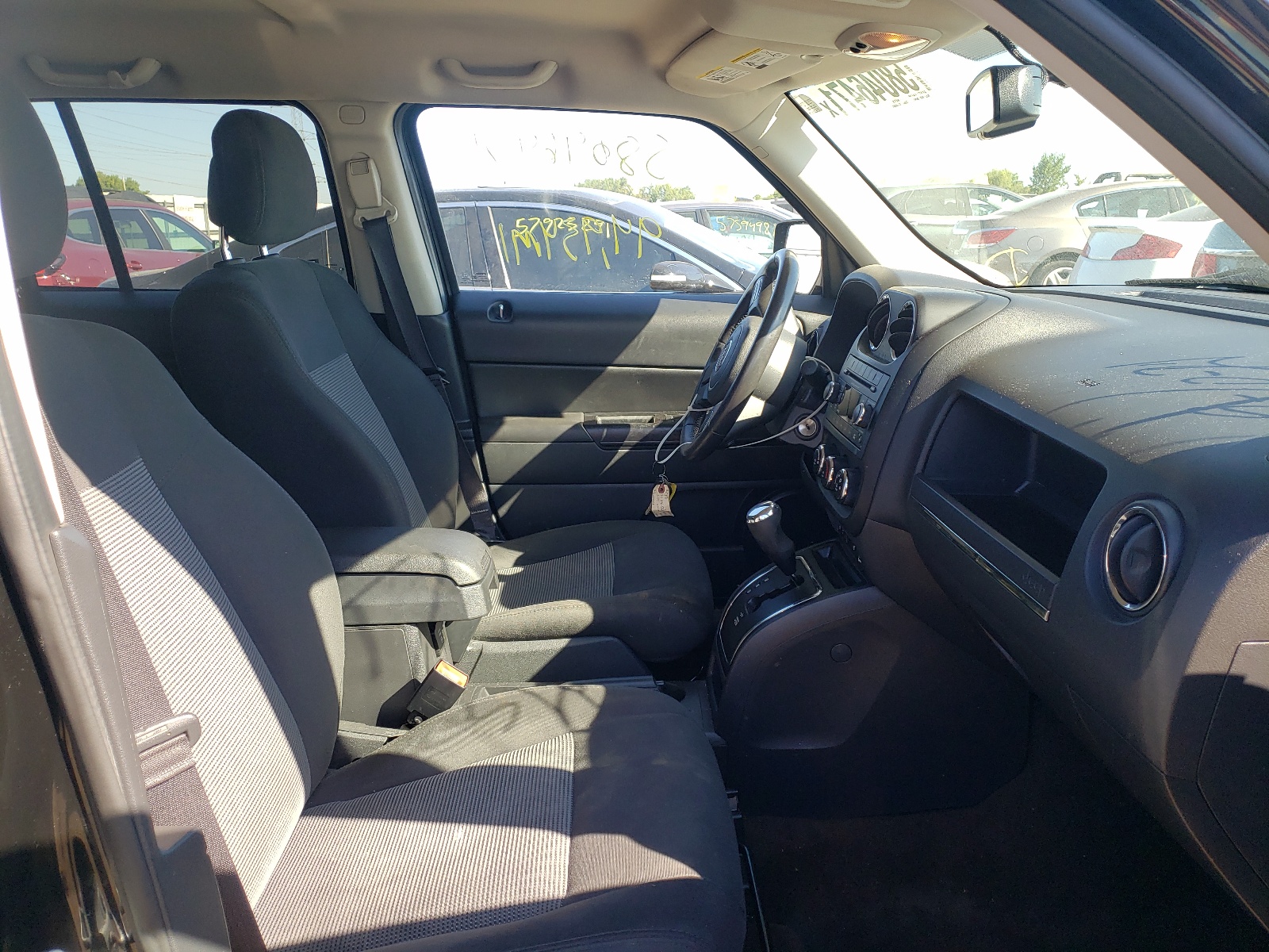 Photo 5 from auction – 2017 JEEP PATRIOT LA with VIN 1C4NJPFBXHD183741