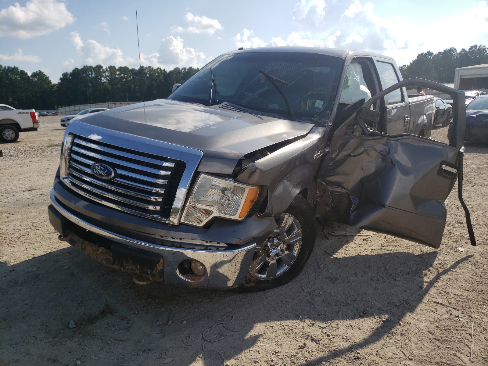 Zdjęcie 2 z aukcji – 2010 FORD F150 SUPER z VIN 1FTFW1EV3AFD62339