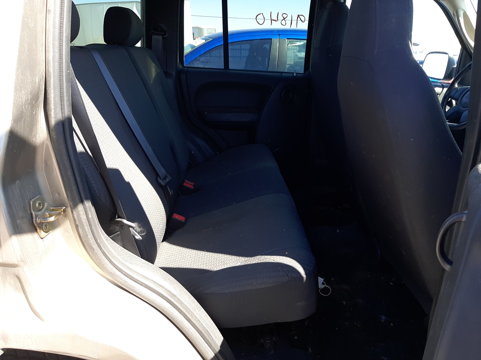 Photo 6 from auction – 2003 JEEP LIBERTY SP with VIN 1J4GL48K83W661922