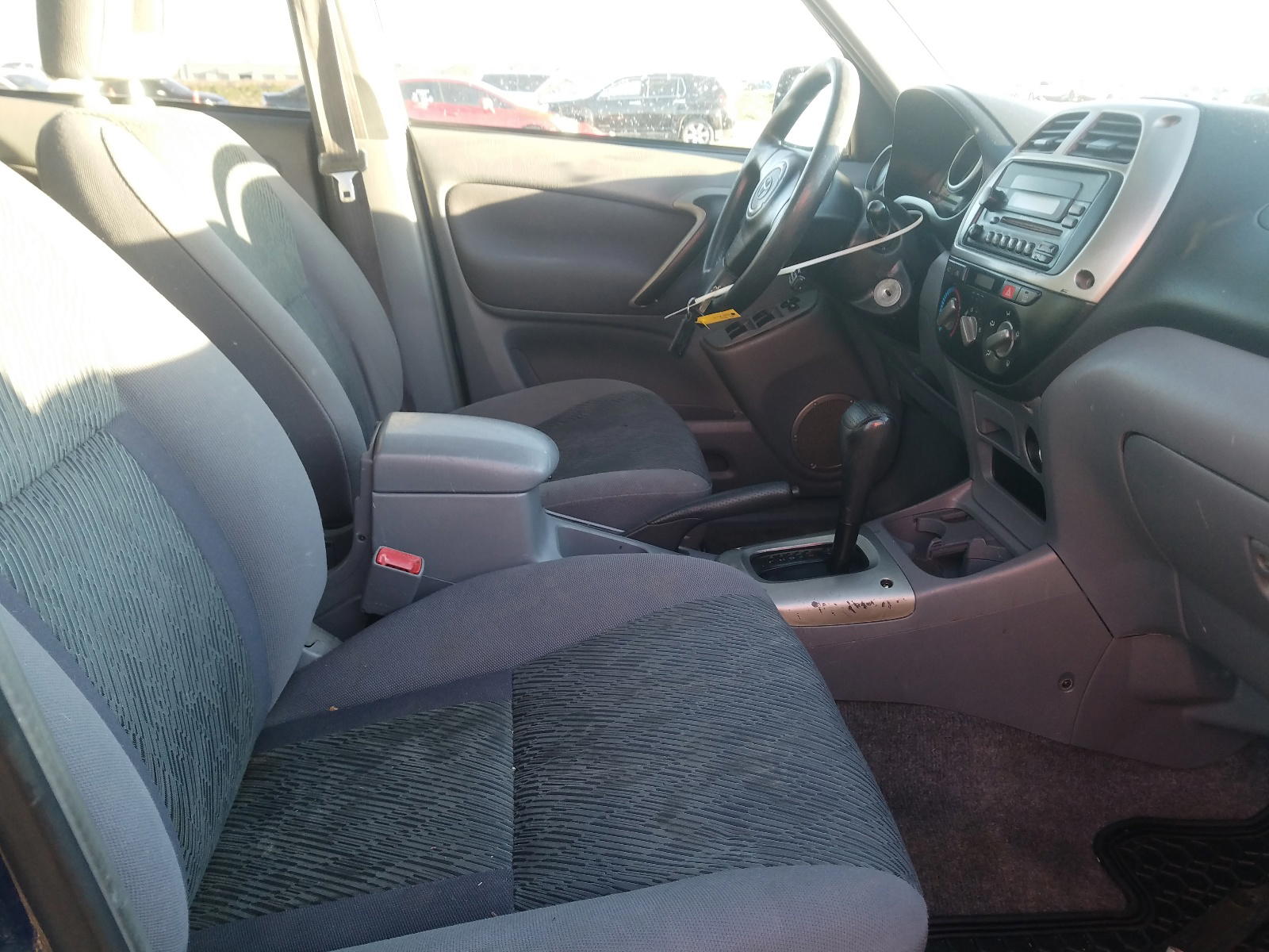 Photo 5 from auction – 2001 TOYOTA RAV4 with VIN JTEHH20V416002217