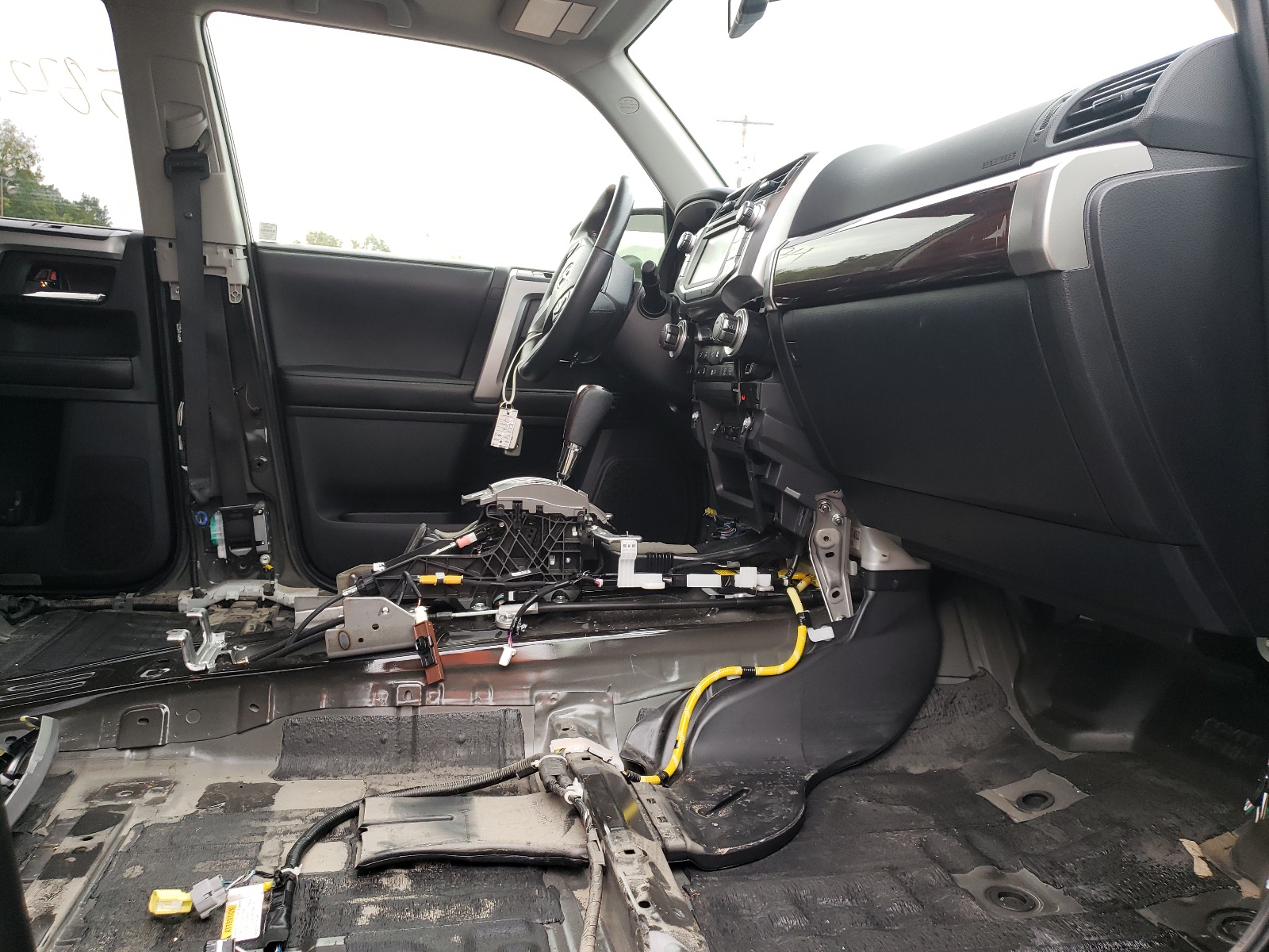Zdjęcie 5 z aukcji – 2015 TOYOTA 4RUNNER SR z VIN JTEBU5JR7F5240211