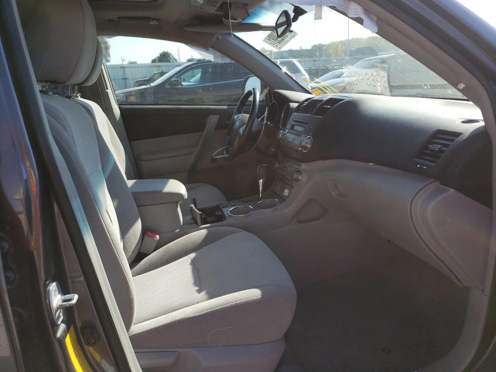 Photo 5 from auction – 2009 TOYOTA HIGHLANDER with VIN JTEES43A992119528