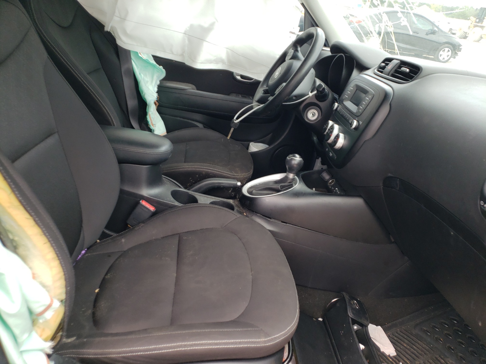 Photo 5 from auction – 2015 KIA SOUL with VIN KNDJN2A2XF7175633