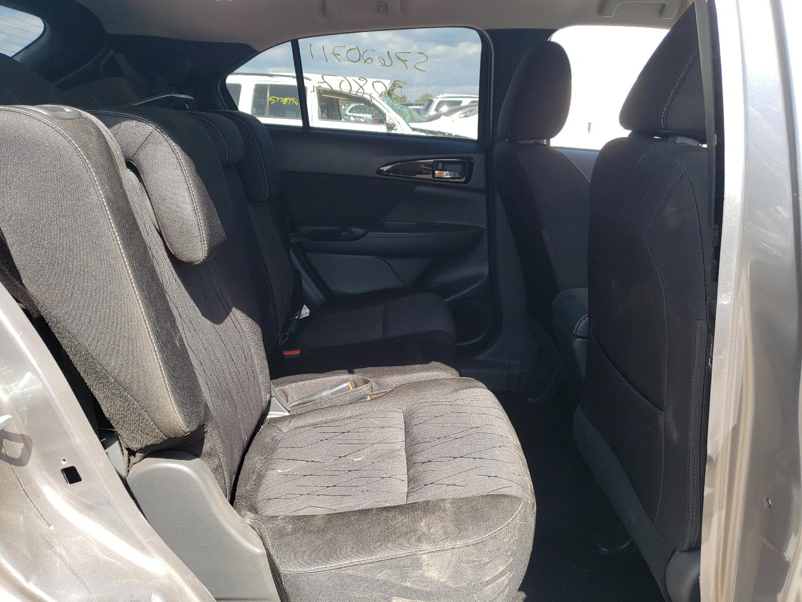 Photo 6 from auction – 2018 MITSUBISHI ECLIPSE CR with VIN JA4AT5AA4JZ045806