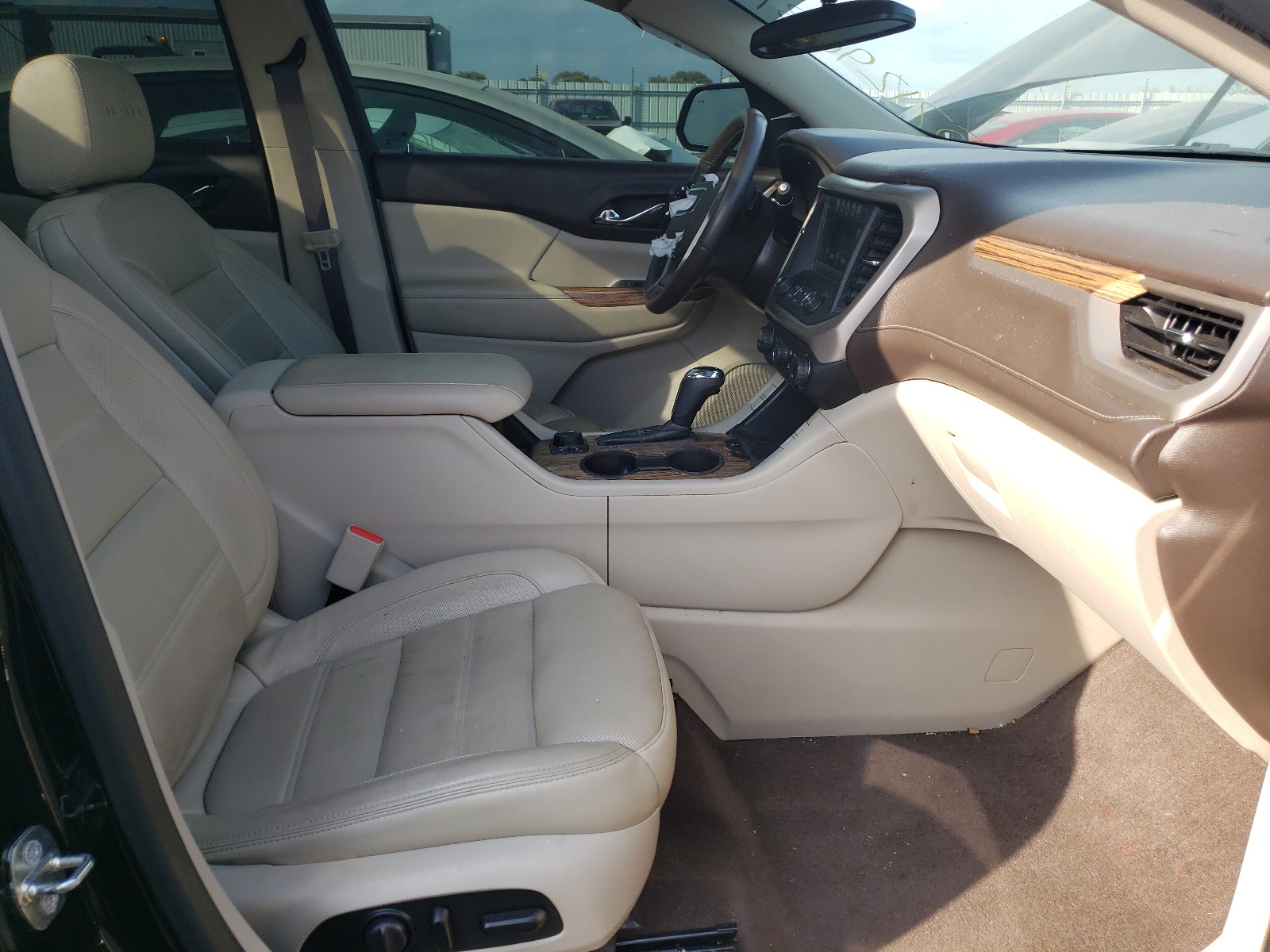 Photo 5 from auction – 2017 GMC ACADIA DEN with VIN 1GKKNXLS2HZ148081