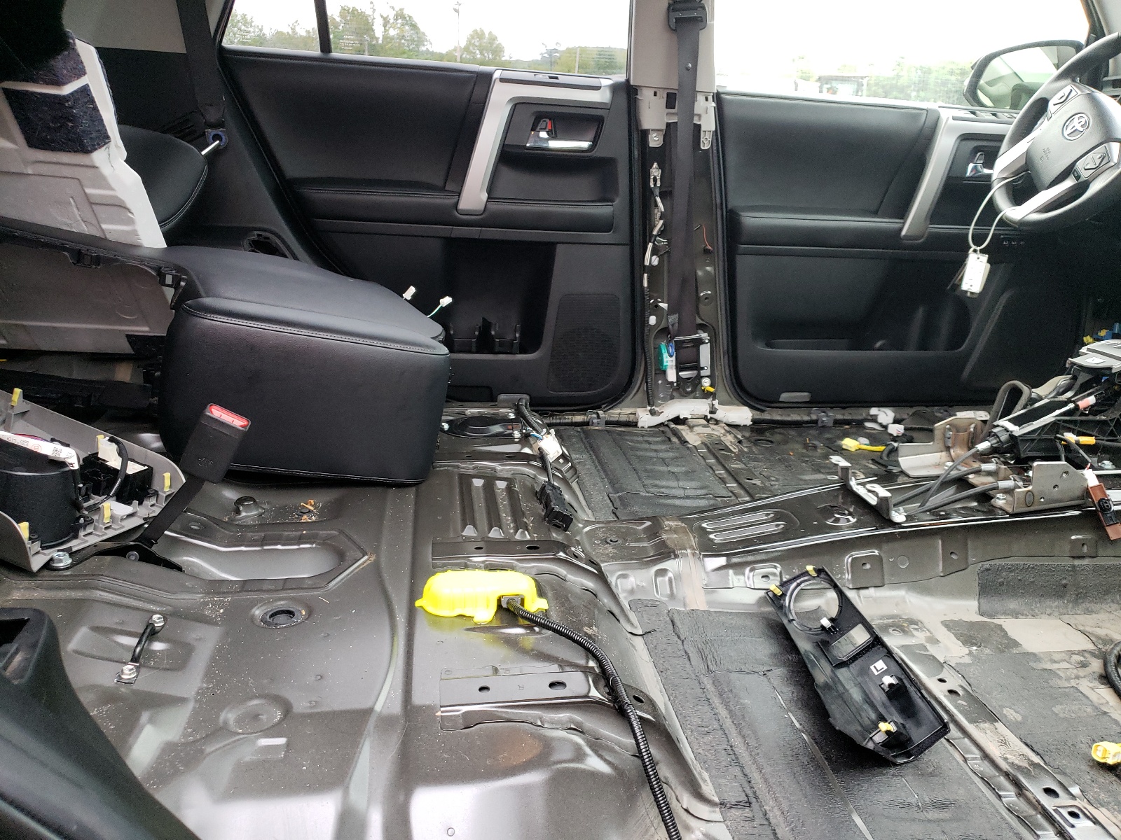 Zdjęcie 6 z aukcji – 2015 TOYOTA 4RUNNER SR z VIN JTEBU5JR7F5240211