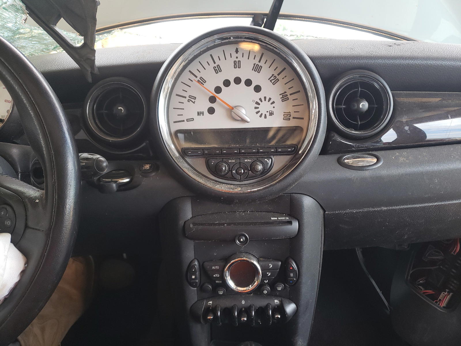 Photo 9 from auction – 2011 MINI COOPER CLU with VIN WMWZF3C57BT187847