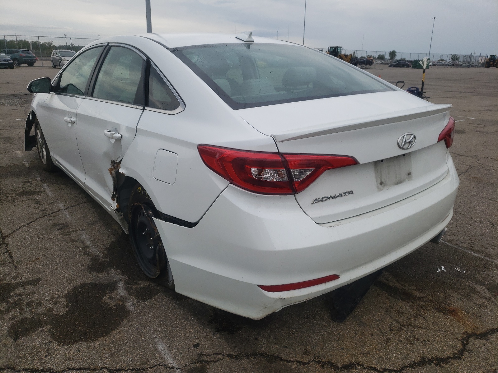 Photo 3 from auction – 2017 HYUNDAI SONATA SE with VIN 5NPE24AF2HH476016