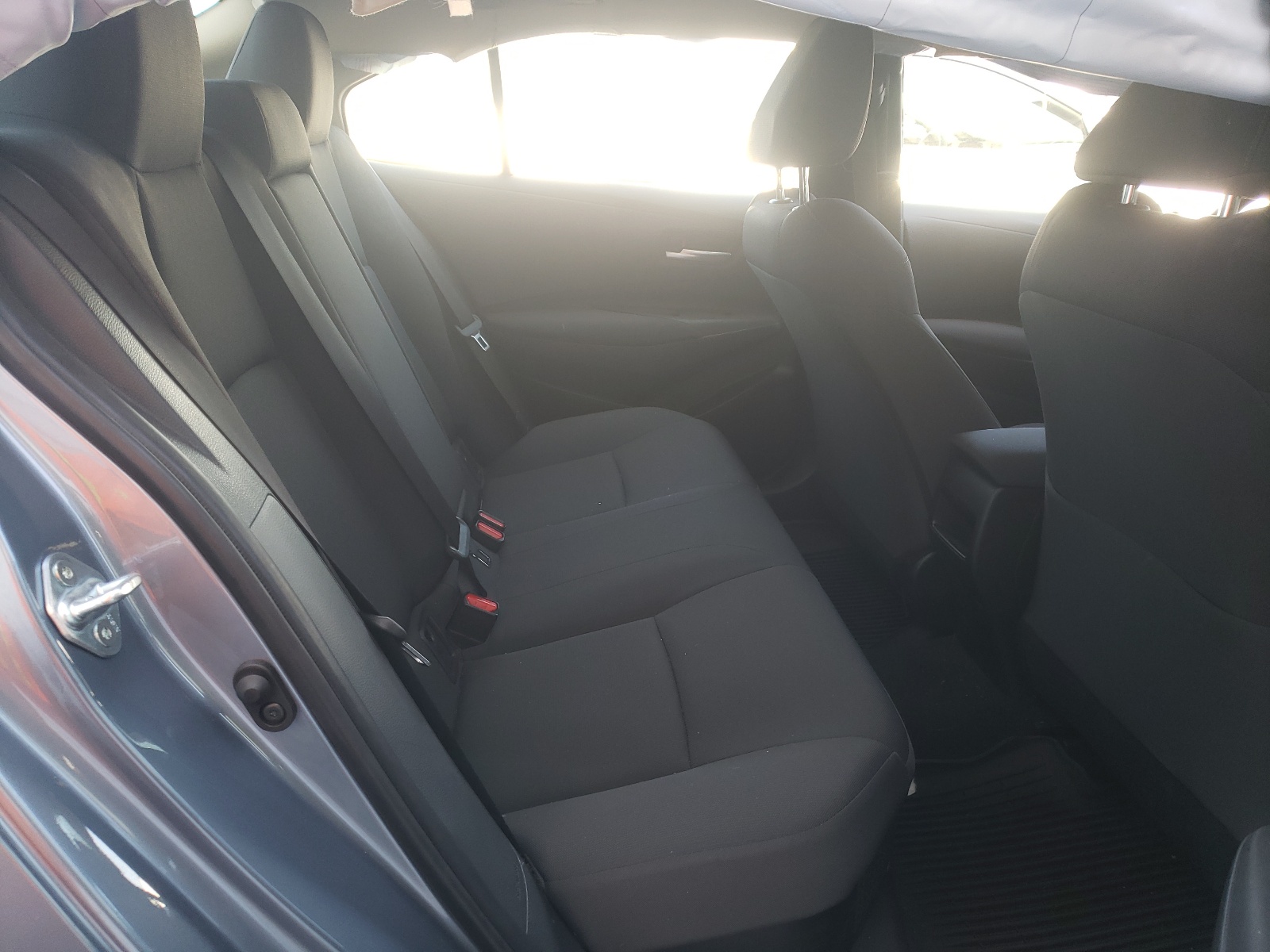 Photo 6 from auction – 2021 TOYOTA COROLLA LE with VIN JTDEAMDE7MJ027759