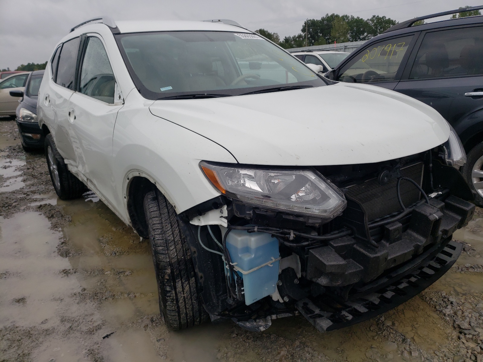 NISSAN ROGUE S 2015 with VIN KNMAT2MV8FP582958 - Photo from auction