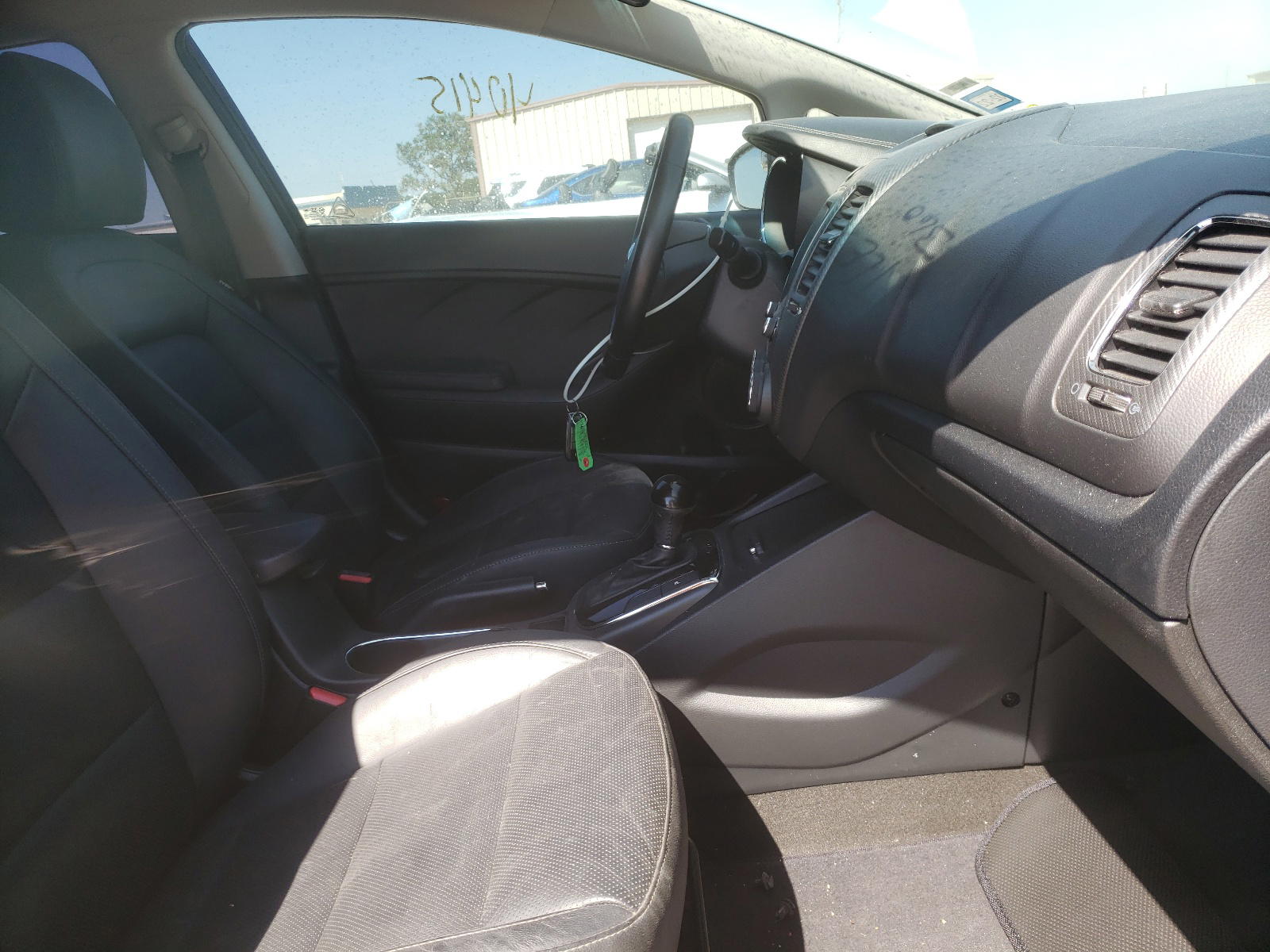 Photo 5 from auction – 2017 KIA FORTE EX with VIN KNAFX5A80H5687936