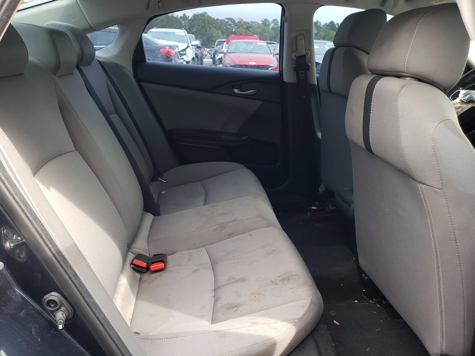 Photo 6 from auction – 2017 HONDA CIVIC LX with VIN 19XFC2F58HE048834