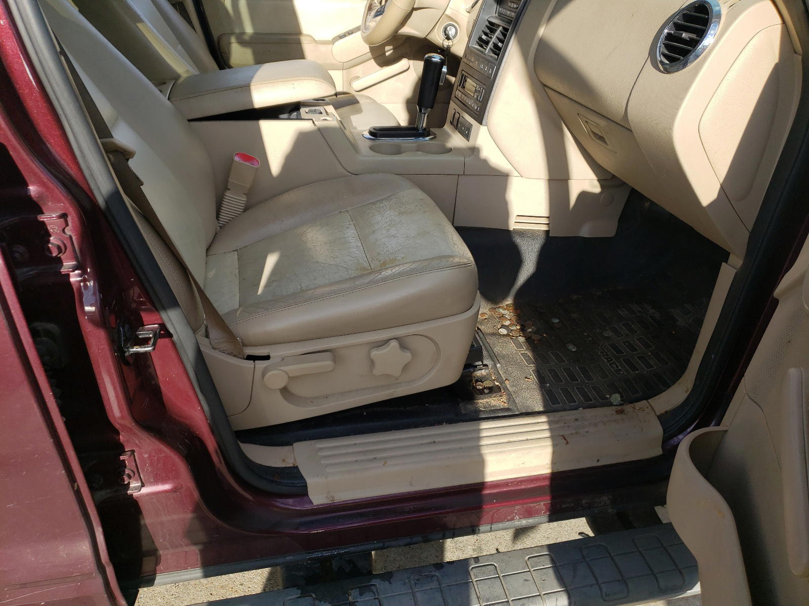 Photo 5 from auction – 2007 FORD EXPLORER S with VIN 1FMEU53887UA00853