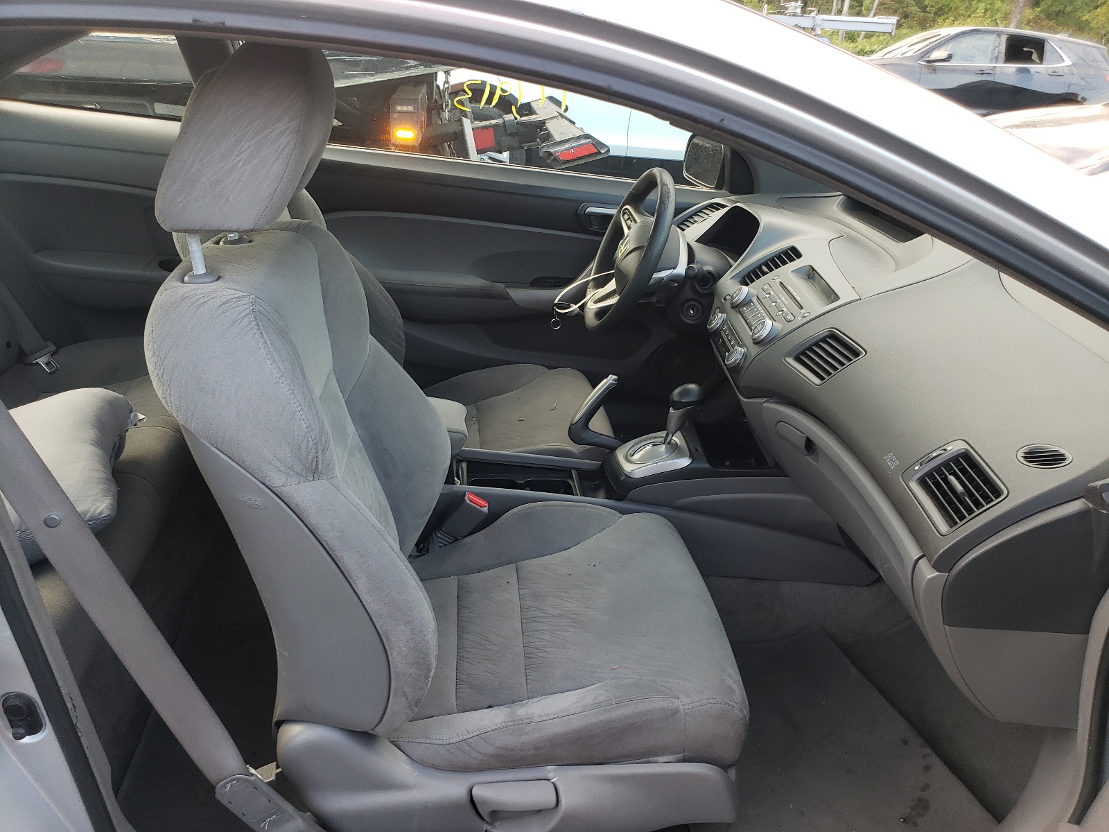 Photo 5 from auction – 2007 HONDA CIVIC EX with VIN 2HGFG128X7H511351