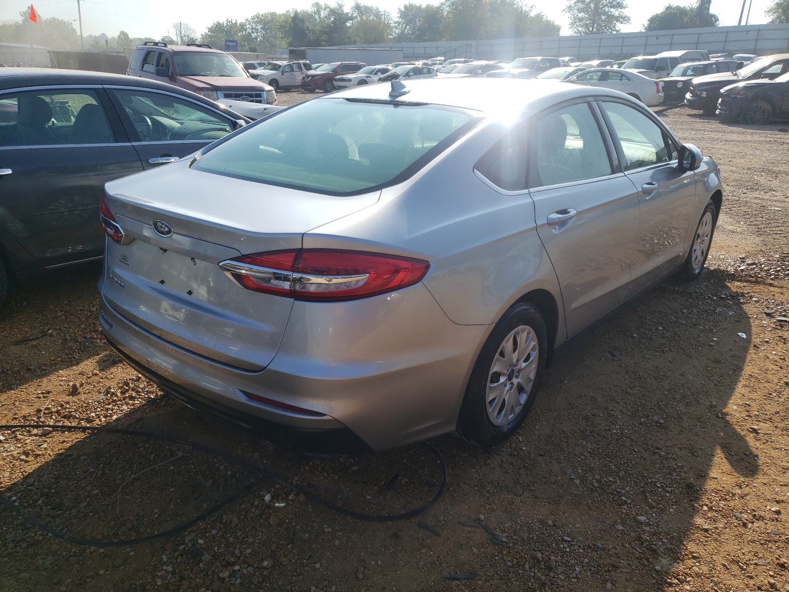 Photo 4 from auction – 2020 FORD FUSION S with VIN 3FA6P0G71LR221285