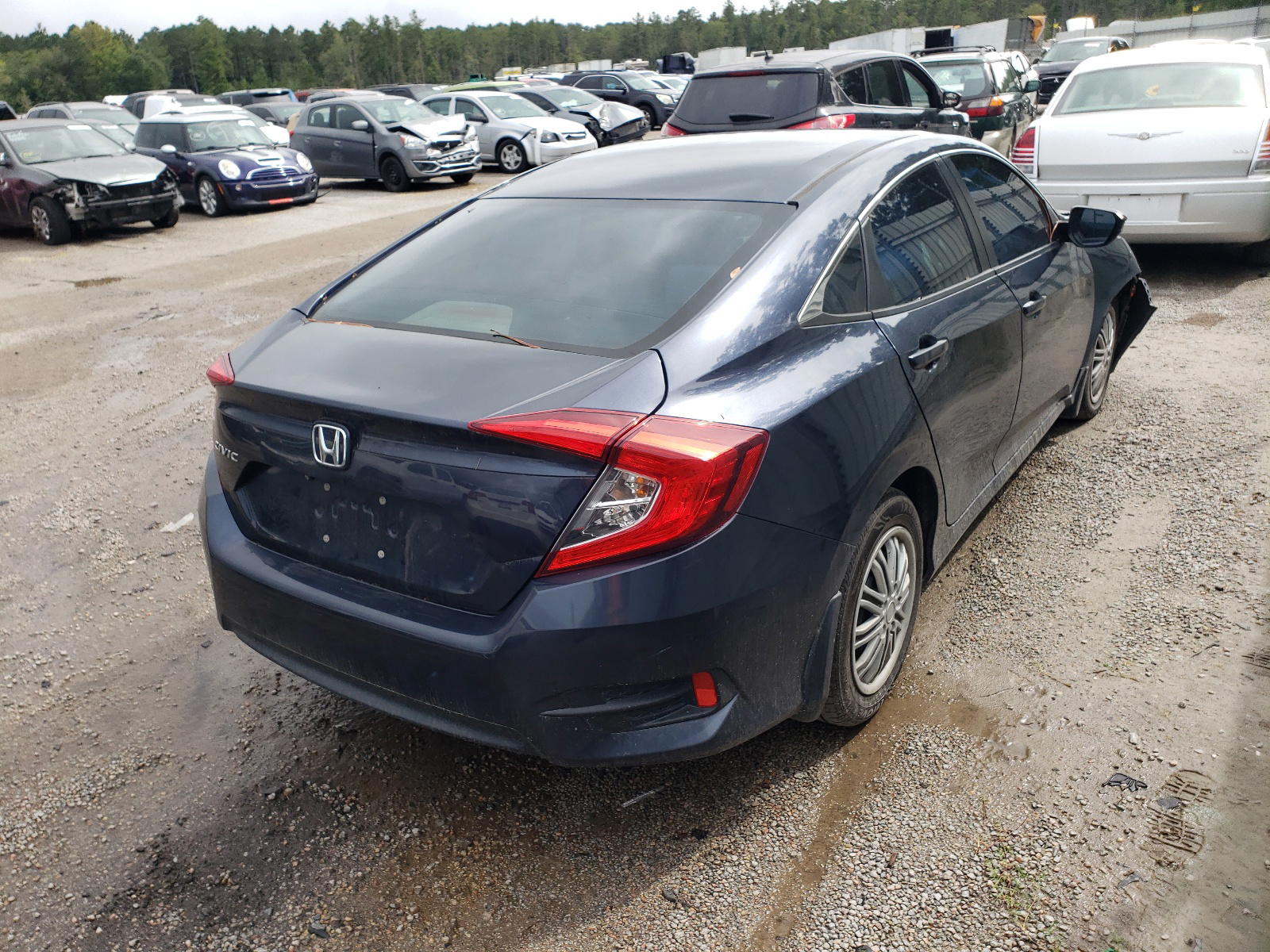 Photo 4 from auction – 2017 HONDA CIVIC LX with VIN 19XFC2F58HE048834