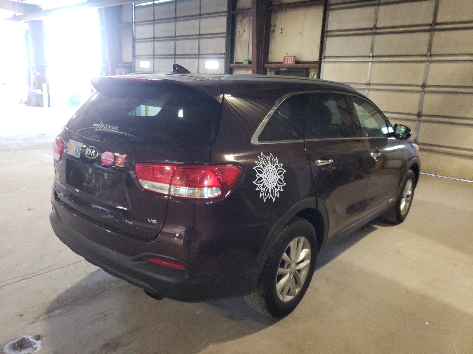 Photo 4 from auction – 2016 KIA SORENTO LX with VIN 5XYPGDA55GG034807