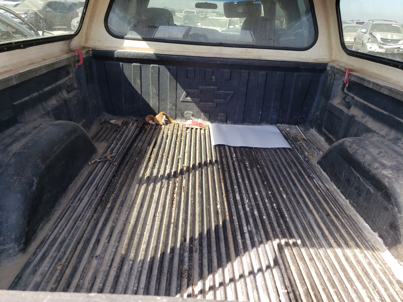 Photo 6 from auction – 1999 CHEVROLET SILVERADO with VIN 1GCEK19T6XZ169934